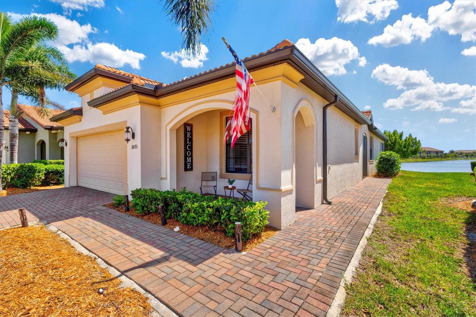 Photo one of 10093 Cozy Grove Dr Venice FL 34293 | MLS A4603874