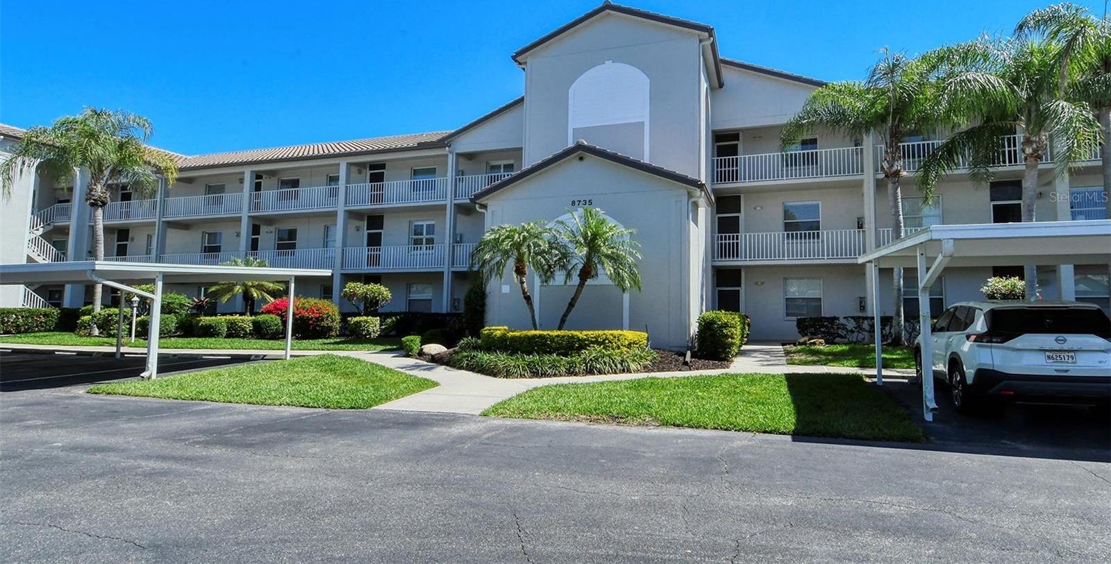 Photo one of 8735 Olde Hickory Ave # 8306 Sarasota FL 34238 | MLS A4604289