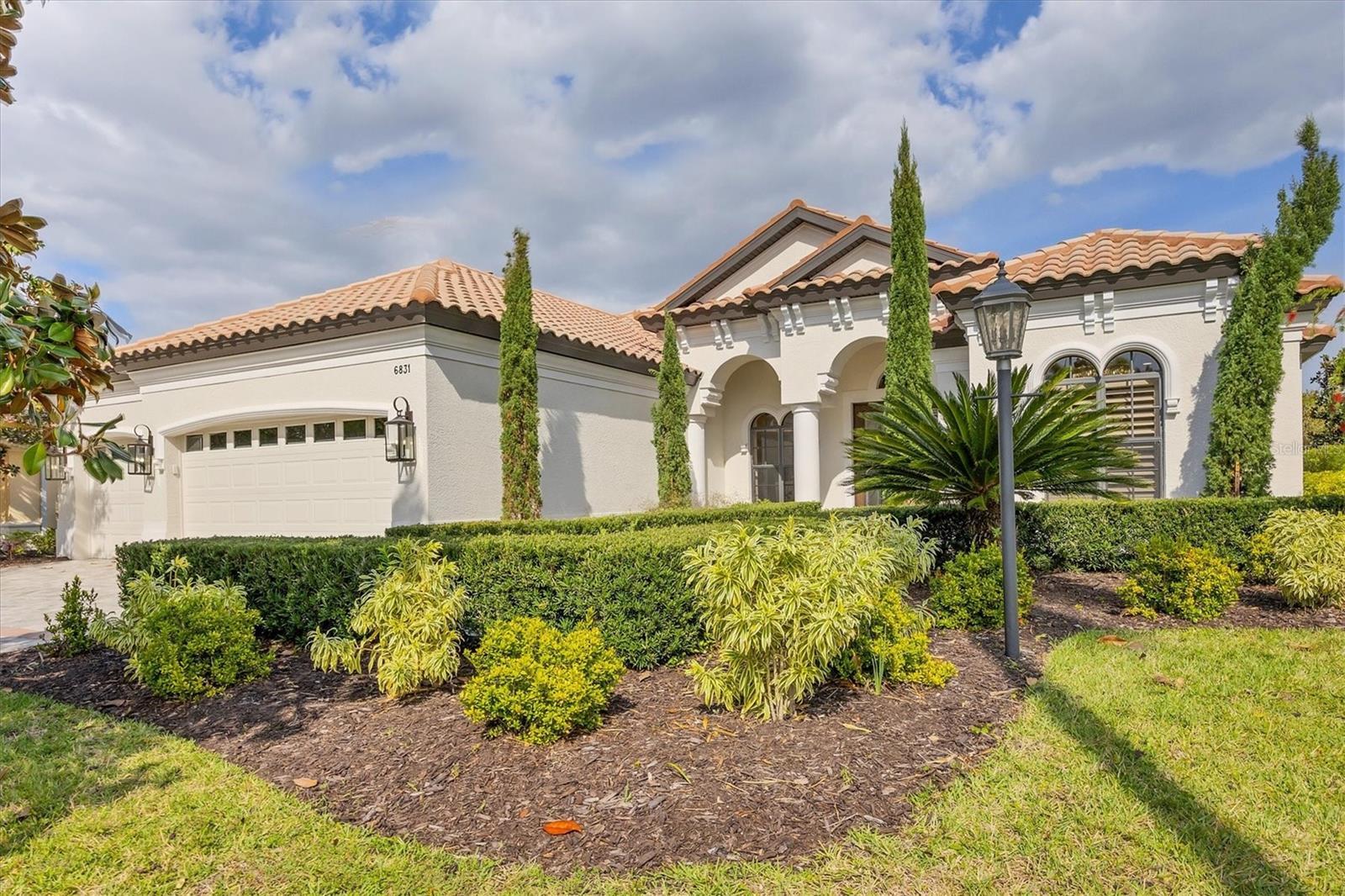 Photo one of 6831 Dominion Ln Lakewood Ranch FL 34202 | MLS A4605008