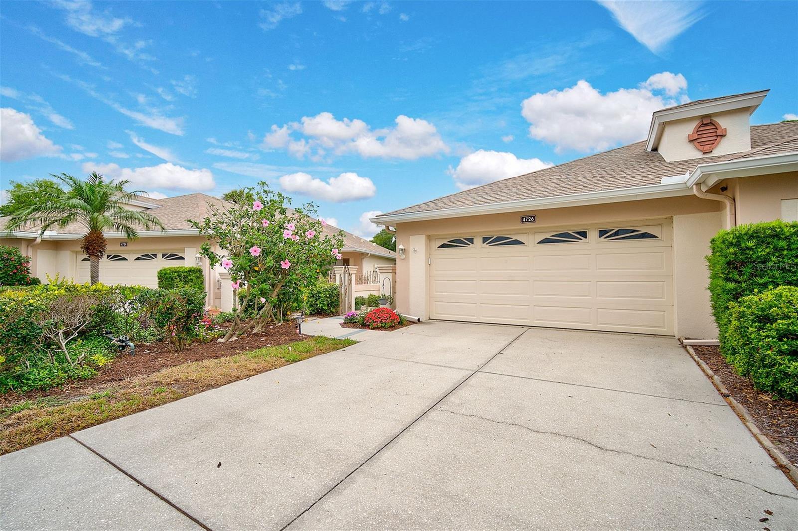 Photo one of 4726 Sand Trap Street E Cir Bradenton FL 34203 | MLS A4605345