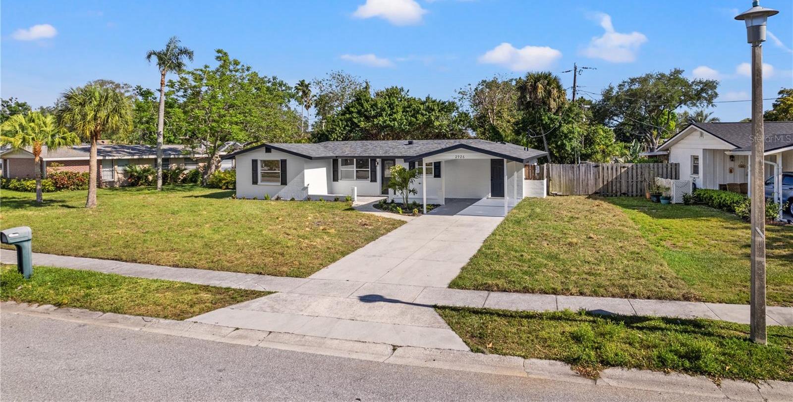 Photo one of 2926 Markridge Rd Sarasota FL 34231 | MLS A4605566