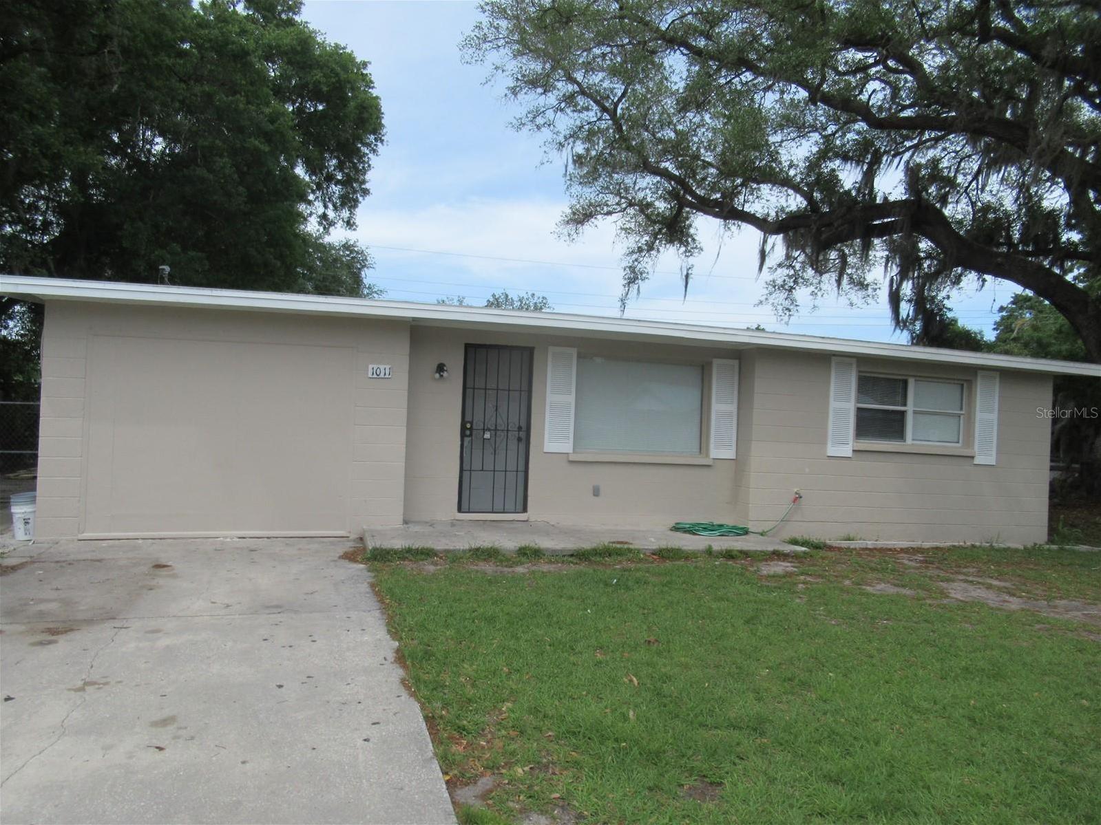 Photo one of 1011 32Nd E Ave Bradenton FL 34208 | MLS A4605667