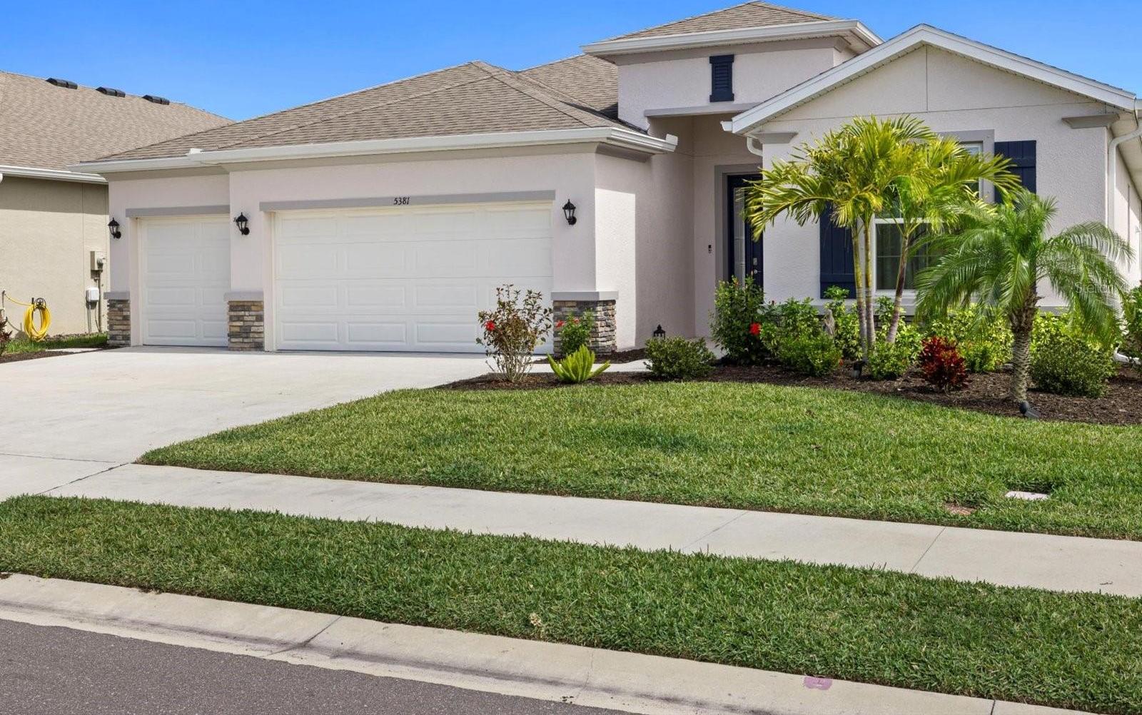 Photo one of 5381 Grove Mill Loop Lakewood Ranch FL 34211 | MLS A4605672