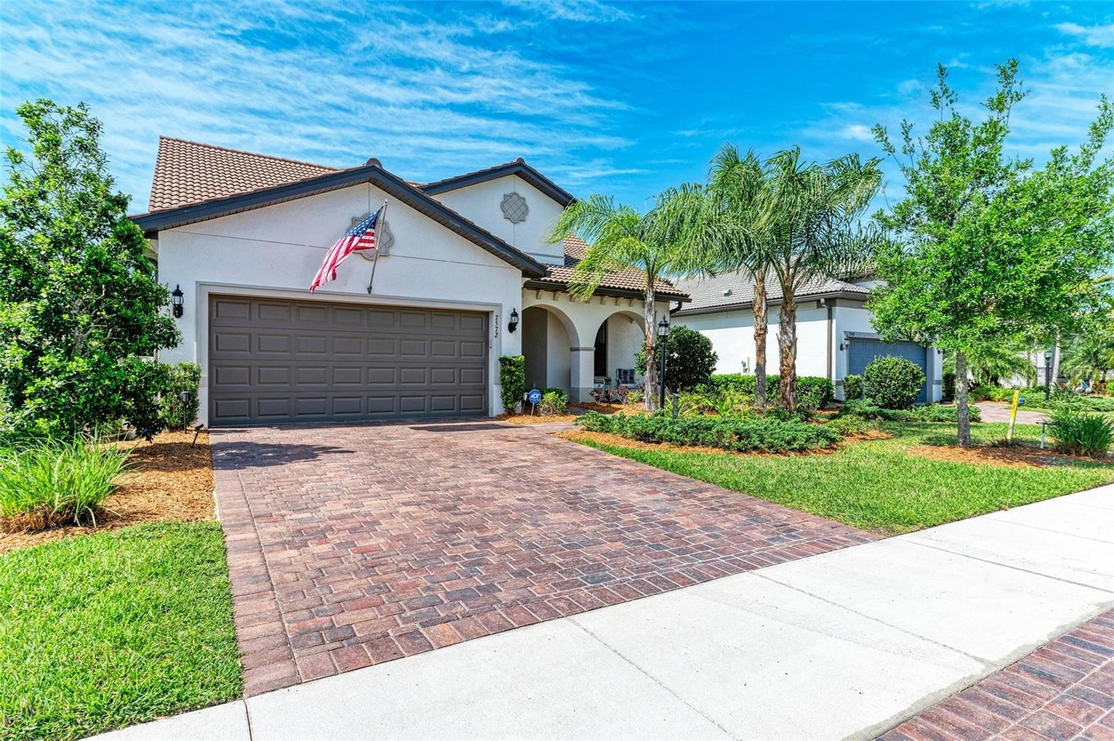 Photo one of 7572 Viola Loop Lakewood Ranch FL 34202 | MLS A4606064