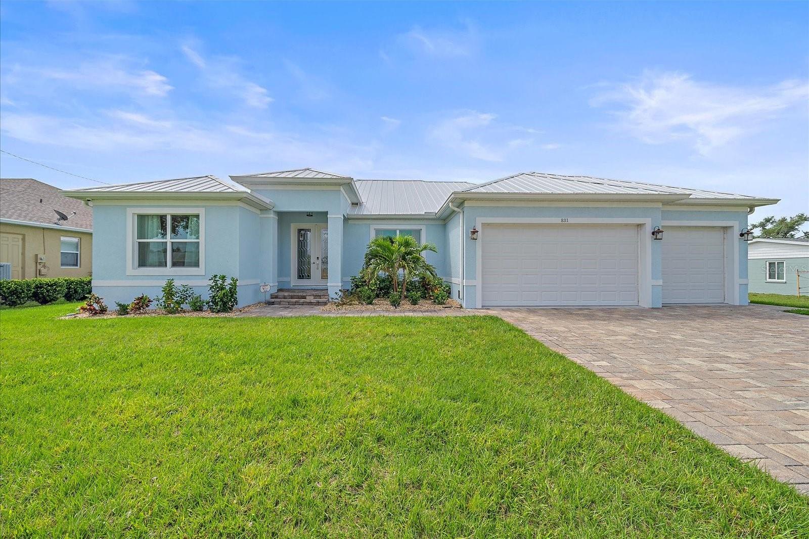 Photo one of 831 E 5Th St Englewood FL 34223 | MLS A4606079
