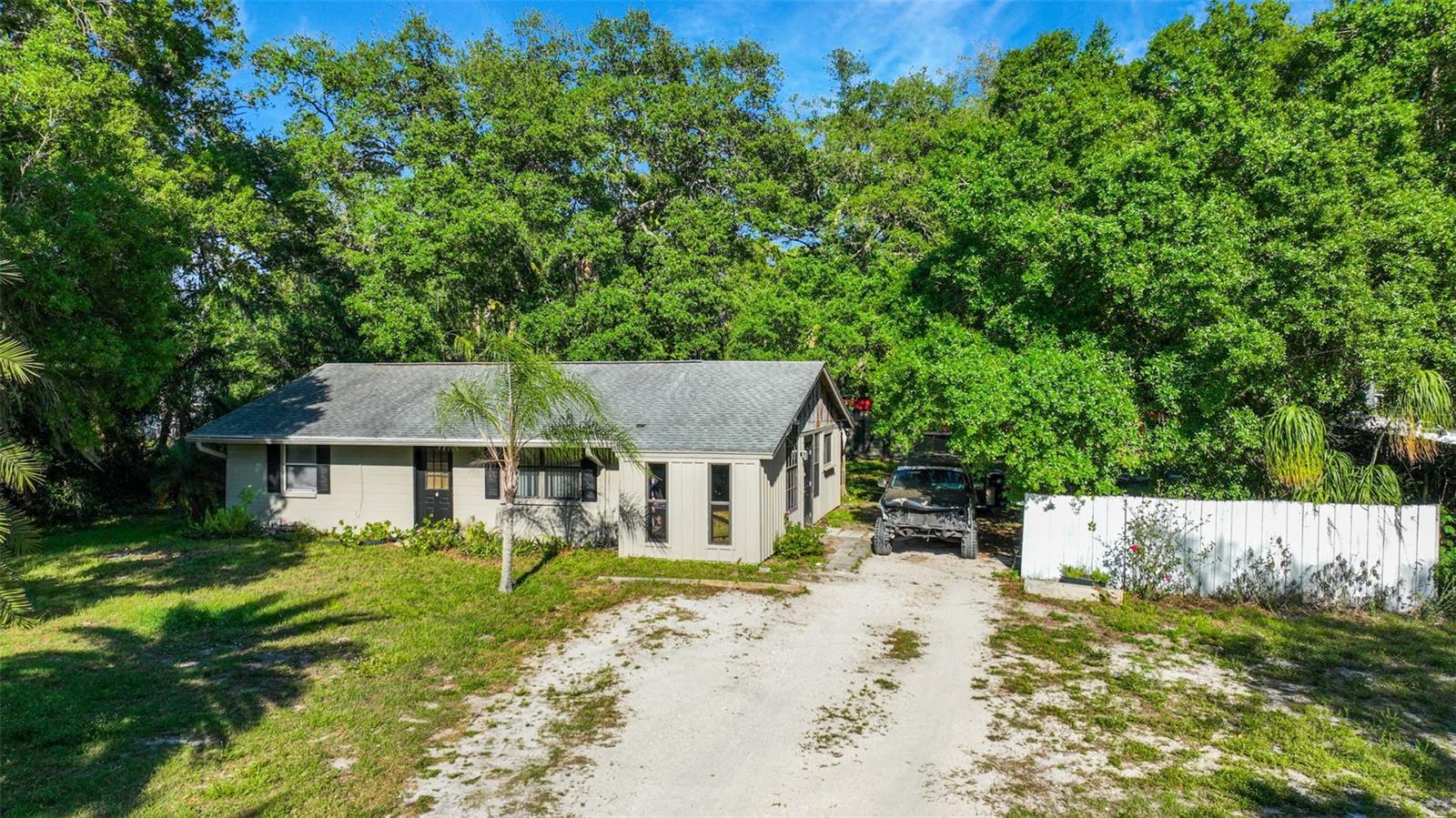 Photo one of 109 Shannon Rd Sarasota FL 34240 | MLS A4606156