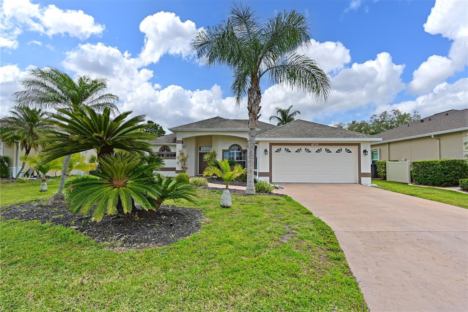 Photo one of 6710 Pleasant Hill Rd Bradenton FL 34203 | MLS A4606328