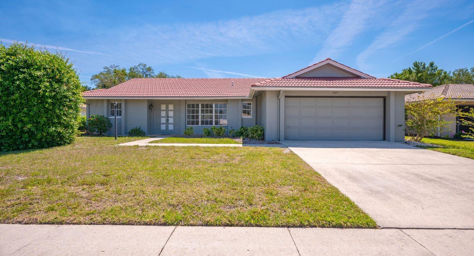 Photo one of 7425 Curtiss Ave Sarasota FL 34231 | MLS A4606584