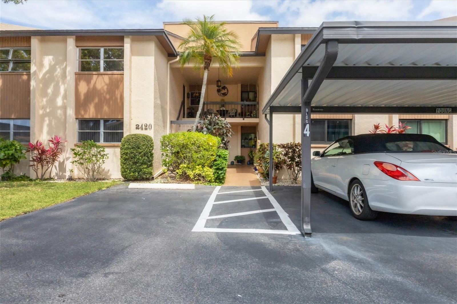 Photo one of 2420 Clubhouse Cir # 103 Sarasota FL 34232 | MLS A4606743