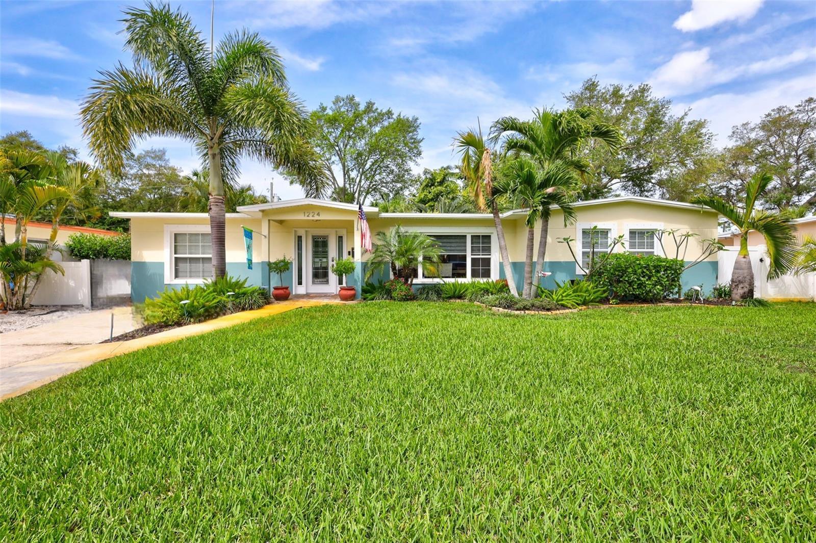 Photo one of 1224 Russell N Dr St Petersburg FL 33710 | MLS A4606944