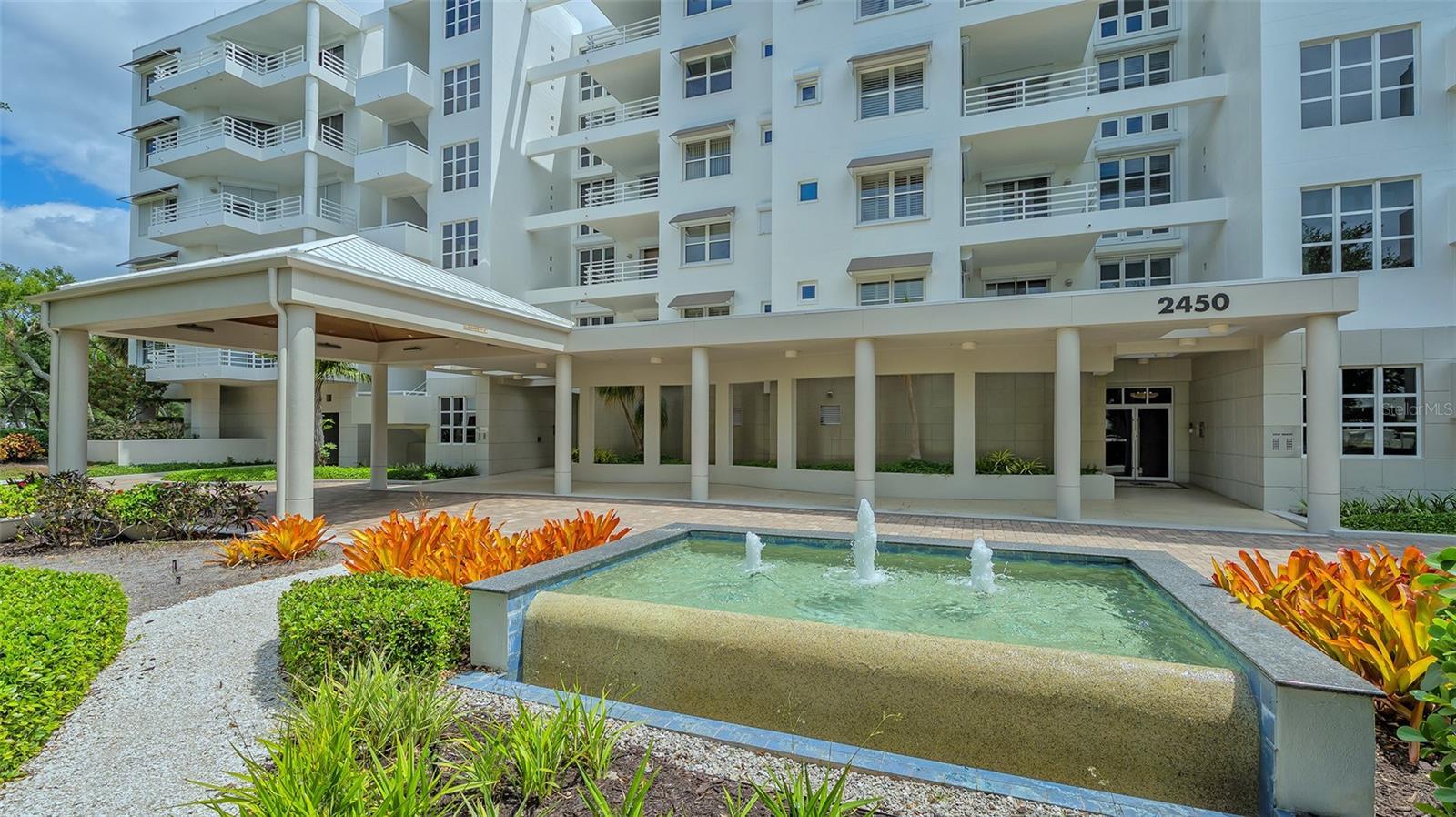 Photo one of 2450 Harbourside Dr # 212 Longboat Key FL 34228 | MLS A4606987