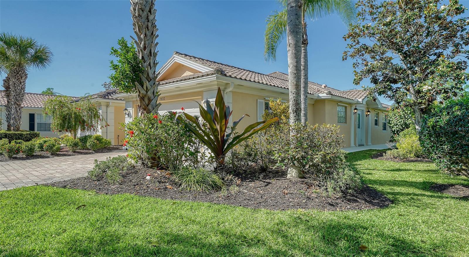 Photo one of 7632 Camminare Dr Sarasota FL 34238 | MLS A4607191