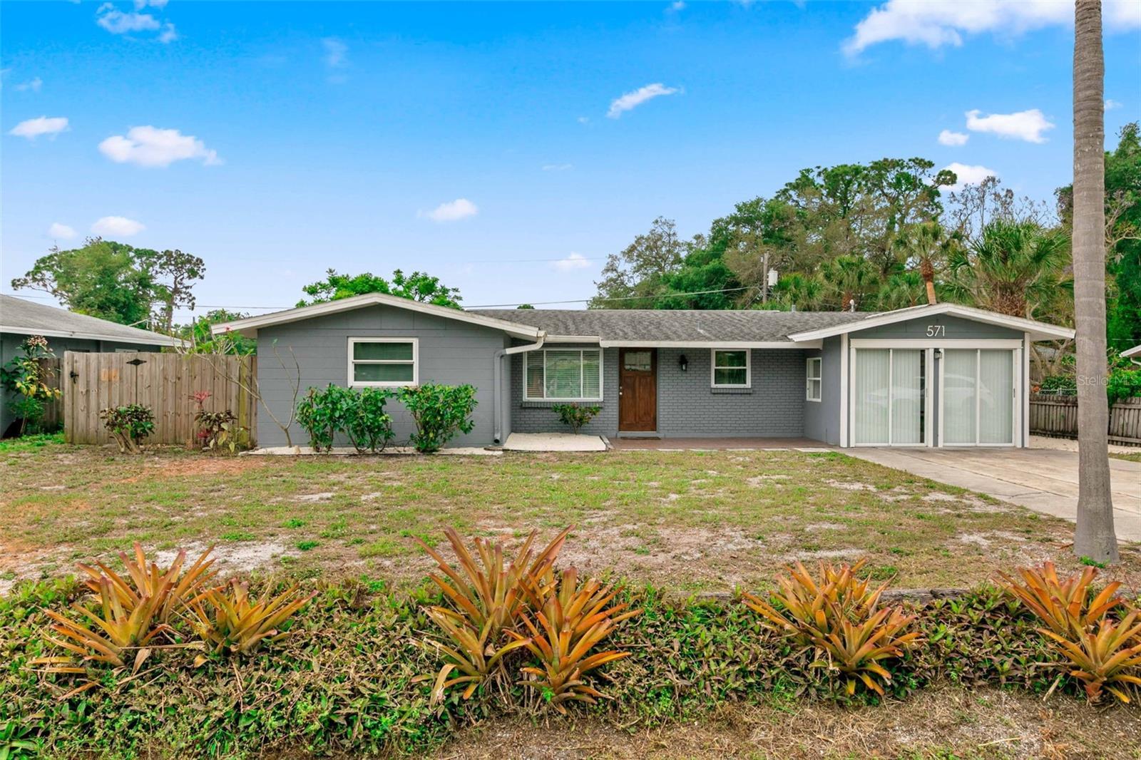 Photo one of 571 Sunset Beach Dr Venice FL 34293 | MLS A4607441