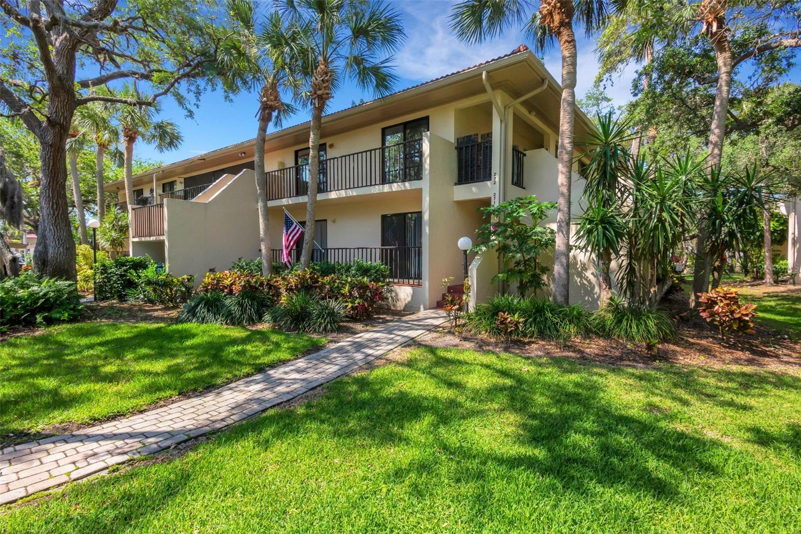 Photo one of 6441 Seagull Dr # 272 Bradenton FL 34210 | MLS A4608024