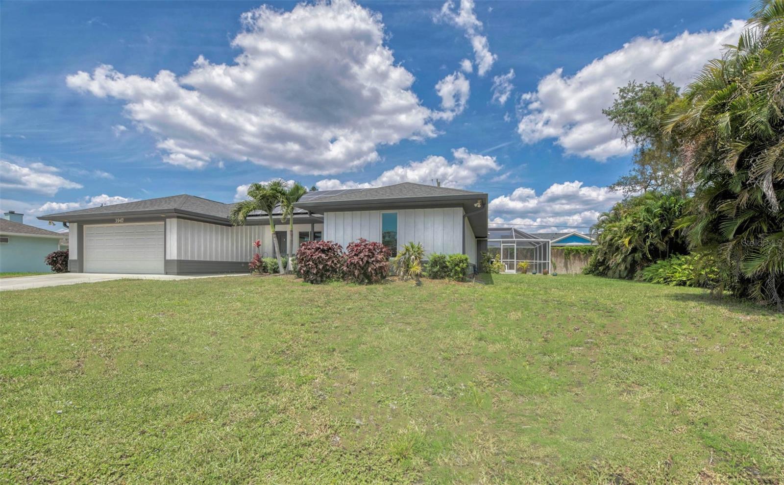 Photo one of 3947 Coleman Rd Venice FL 34293 | MLS A4608910