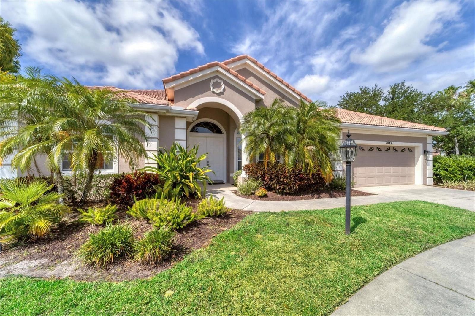 Photo one of 7042 Twin Hills Ter Lakewood Ranch FL 34202 | MLS A4609195