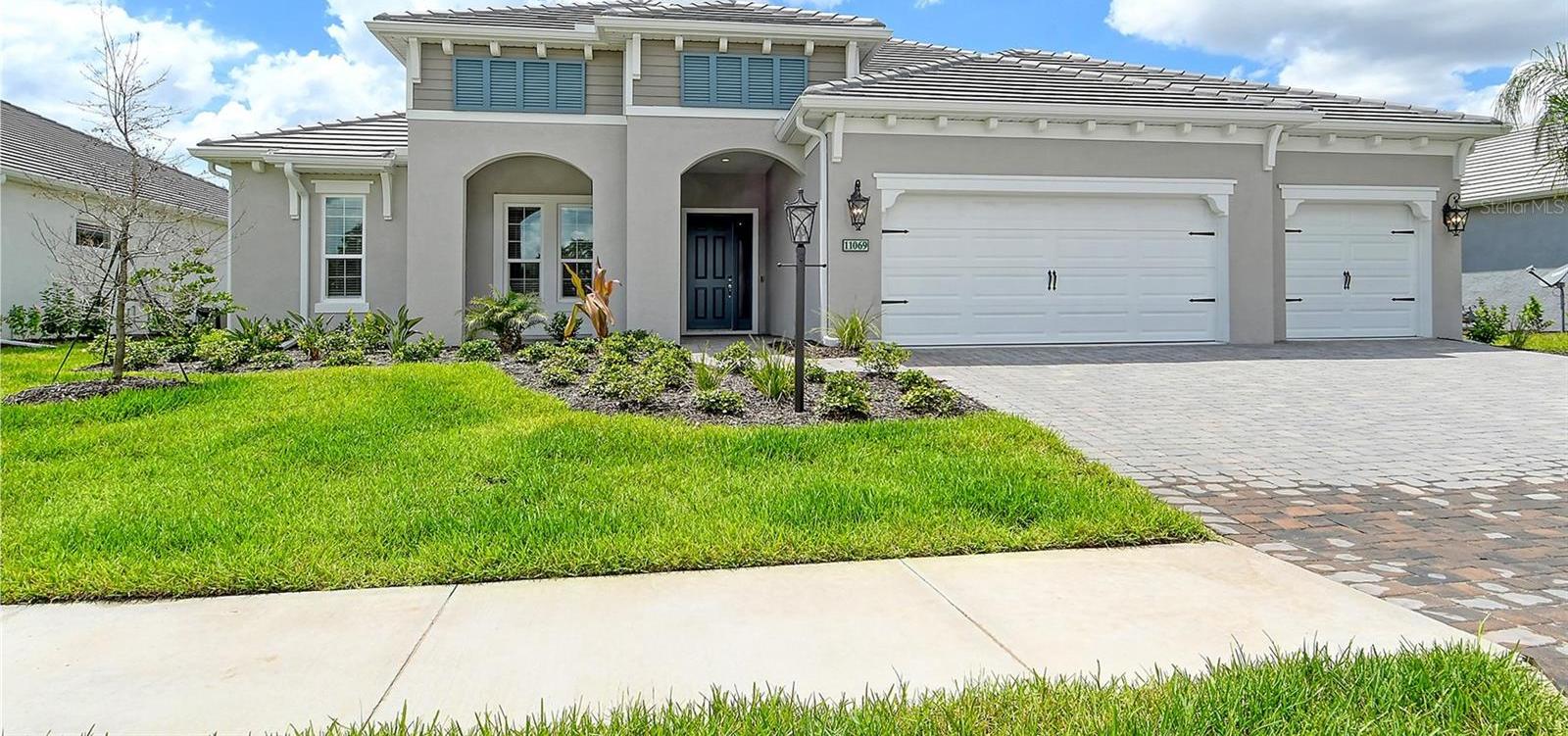 Photo one of 11069 Hogan Cir Englewood FL 34223 | MLS A4613117