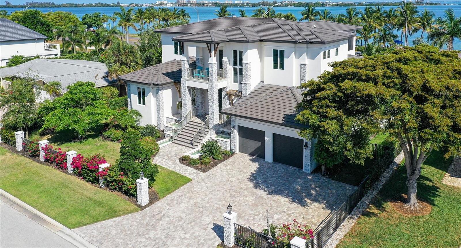 Photo one of 121 Seagull Ln Sarasota FL 34236 | MLS A4613523