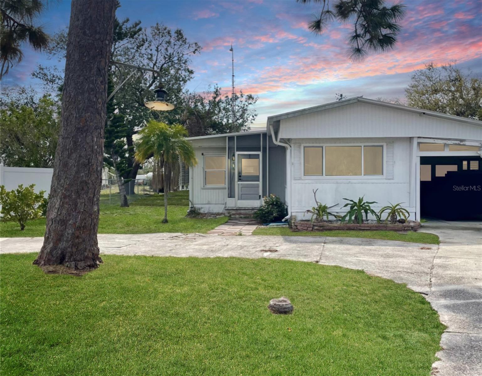 Photo one of 8219 Drew St Englewood FL 34224 | MLS A4643378