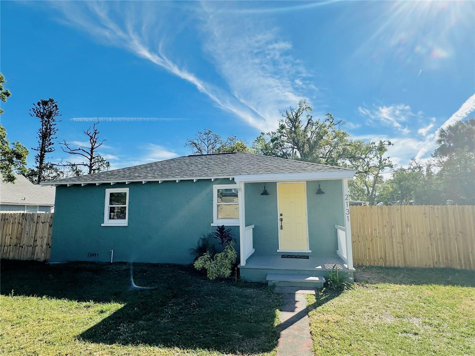 Photo one of 2131 13Th St W Bradenton FL 34205 | MLS A4643529