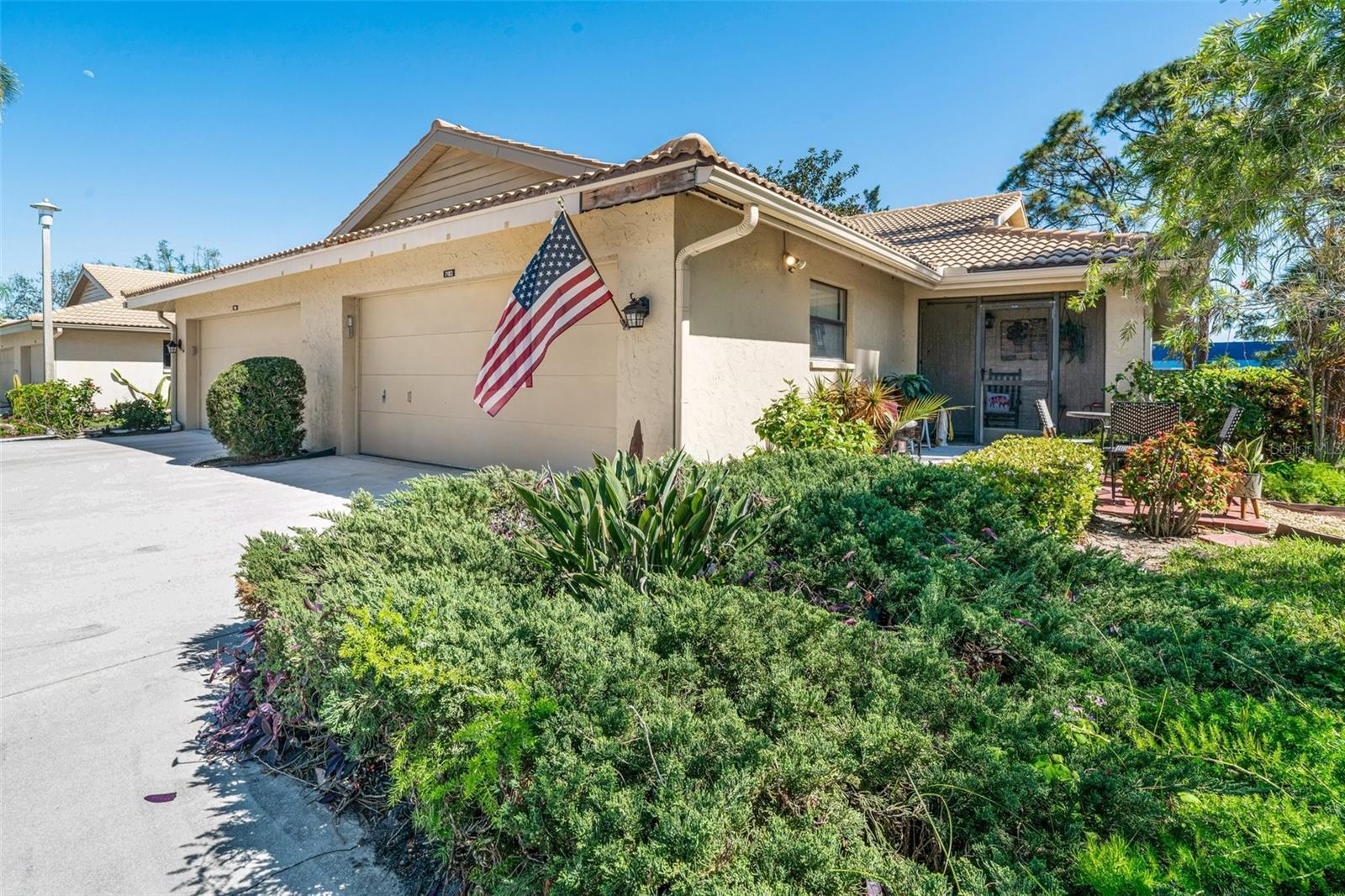 Photo one of 7183 Wood Creek Dr # 9 Sarasota FL 34231 | MLS A4643919