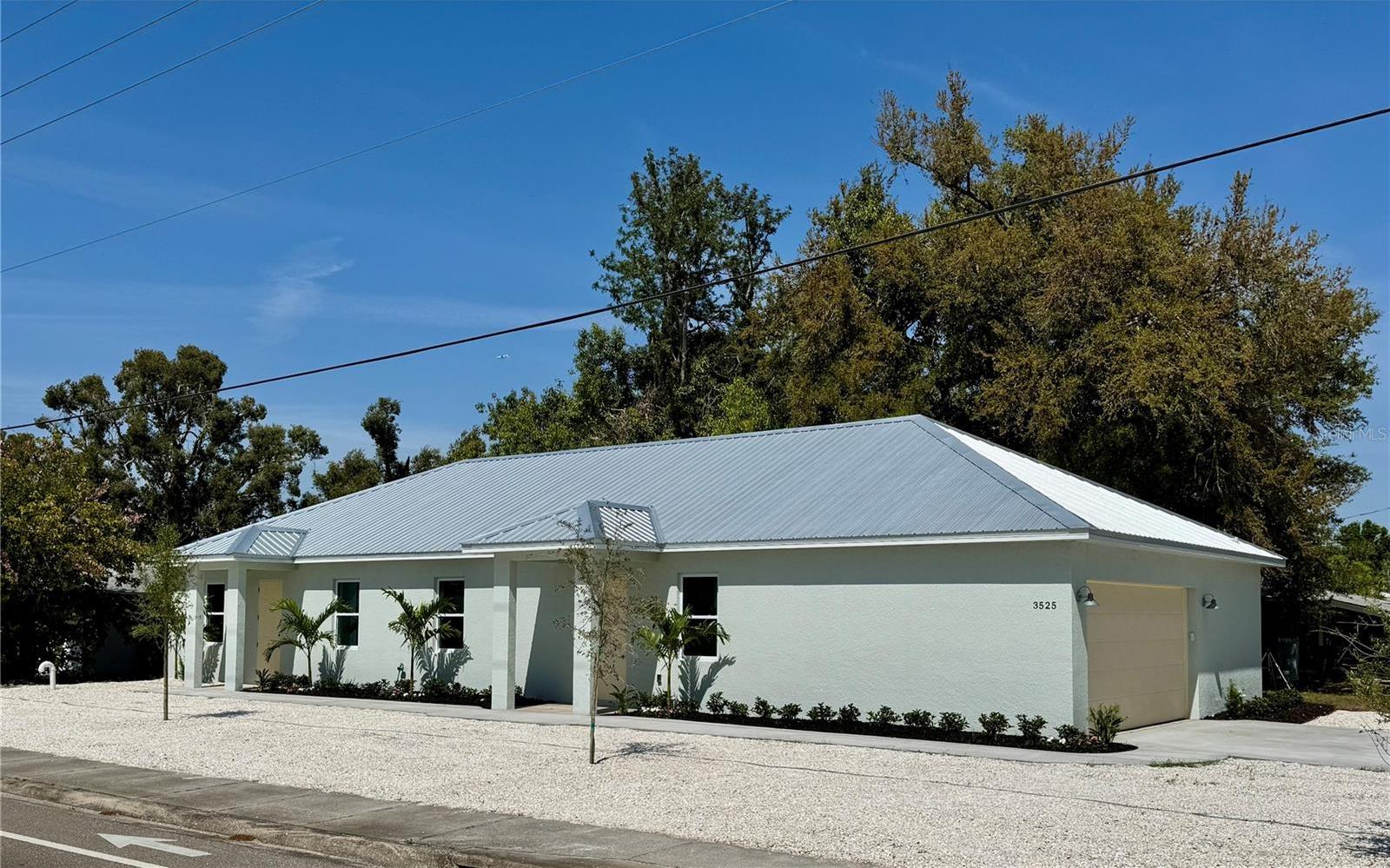 Photo one of 3525 Mcintosh Rd Sarasota FL 34232 | MLS A4644626