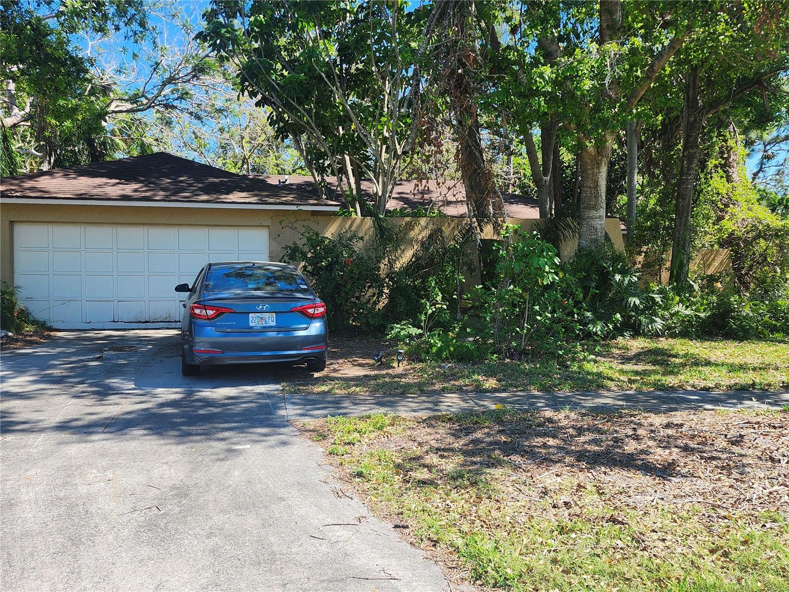 Photo one of 1862 Orangewood Ln Sarasota FL 34232 | MLS A4645056