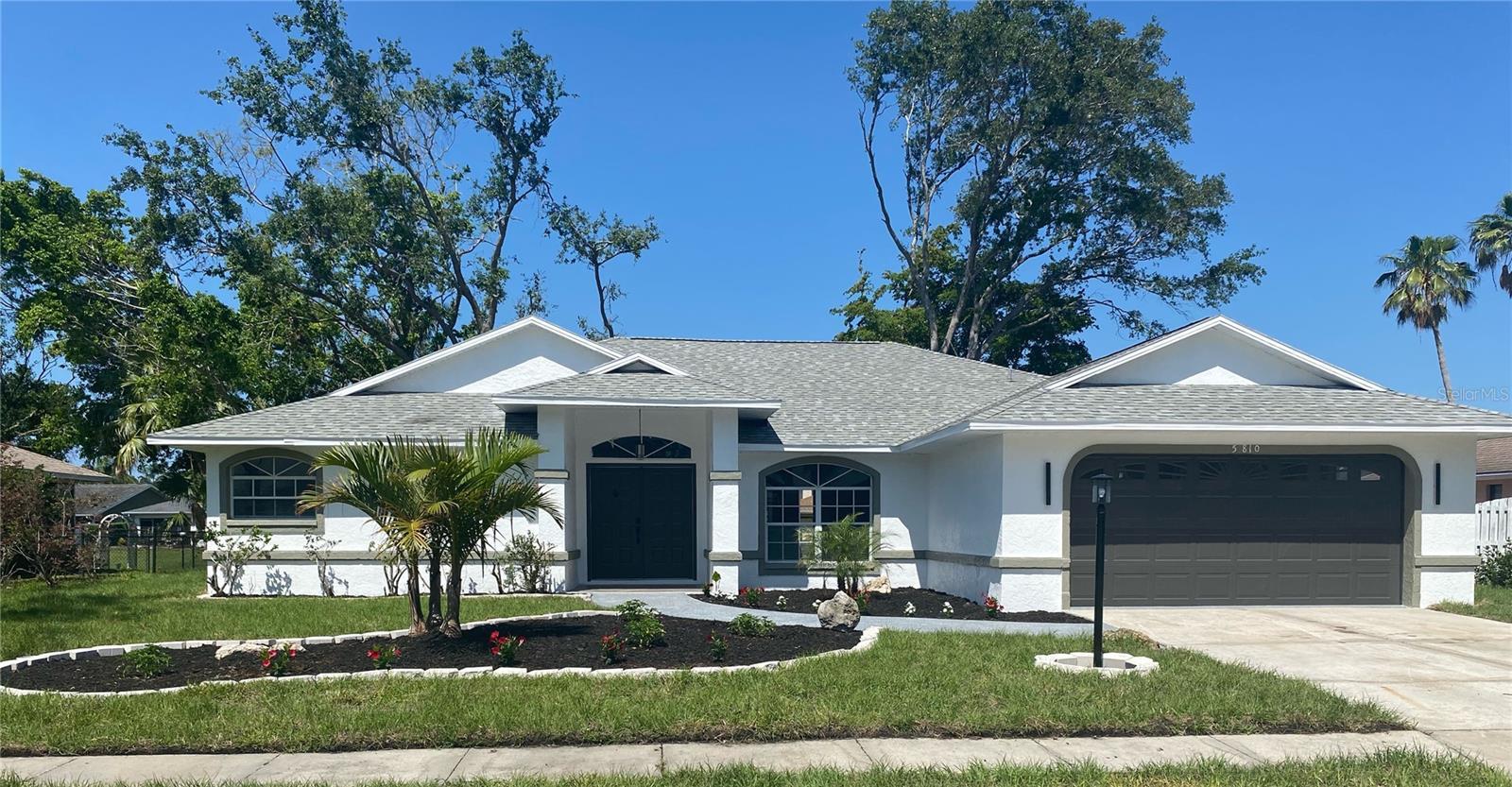 Photo one of 5810 42Nd E St Bradenton FL 34203 | MLS A4645926