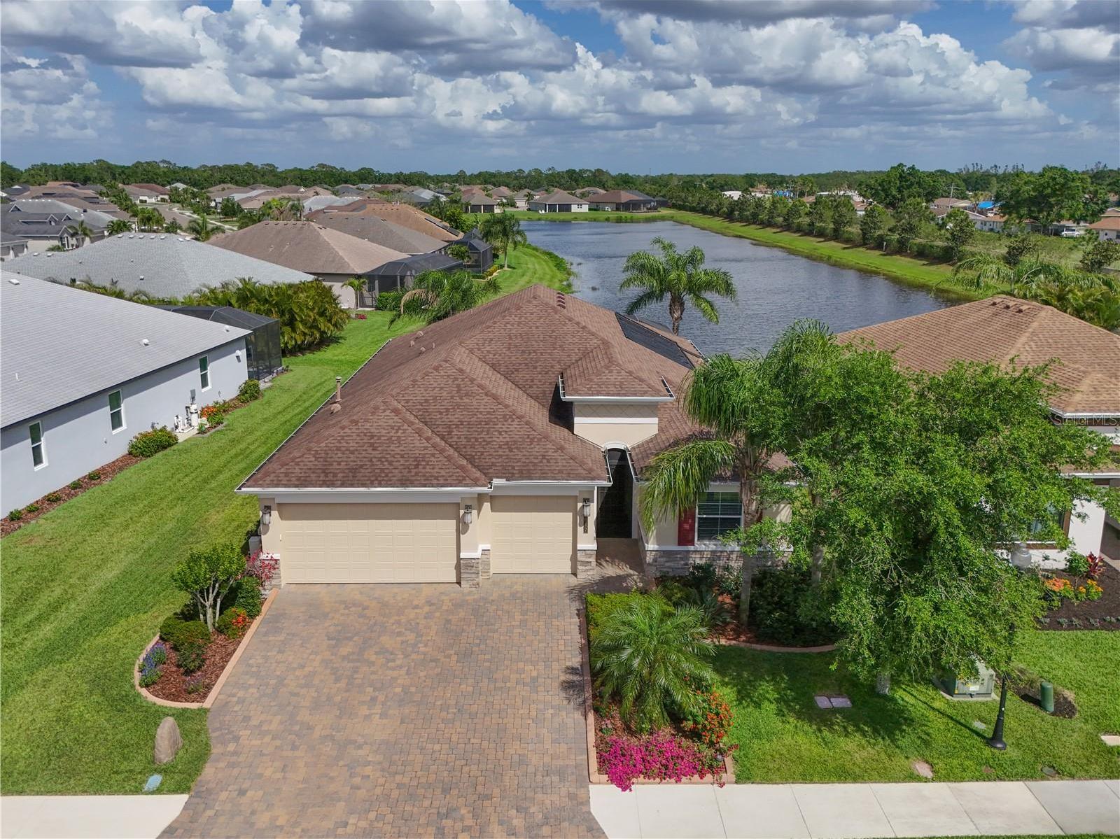 Photo one of 1017 Siberian Glen Bradenton FL 34212 | MLS A4646023