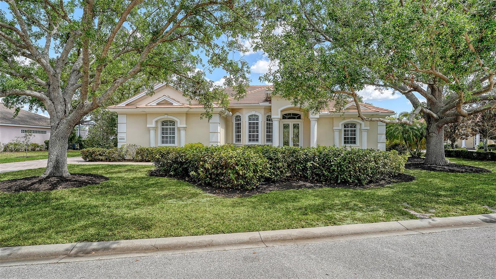 Photo one of 7319 Westminster Ct University Park FL 34201 | MLS A4647621