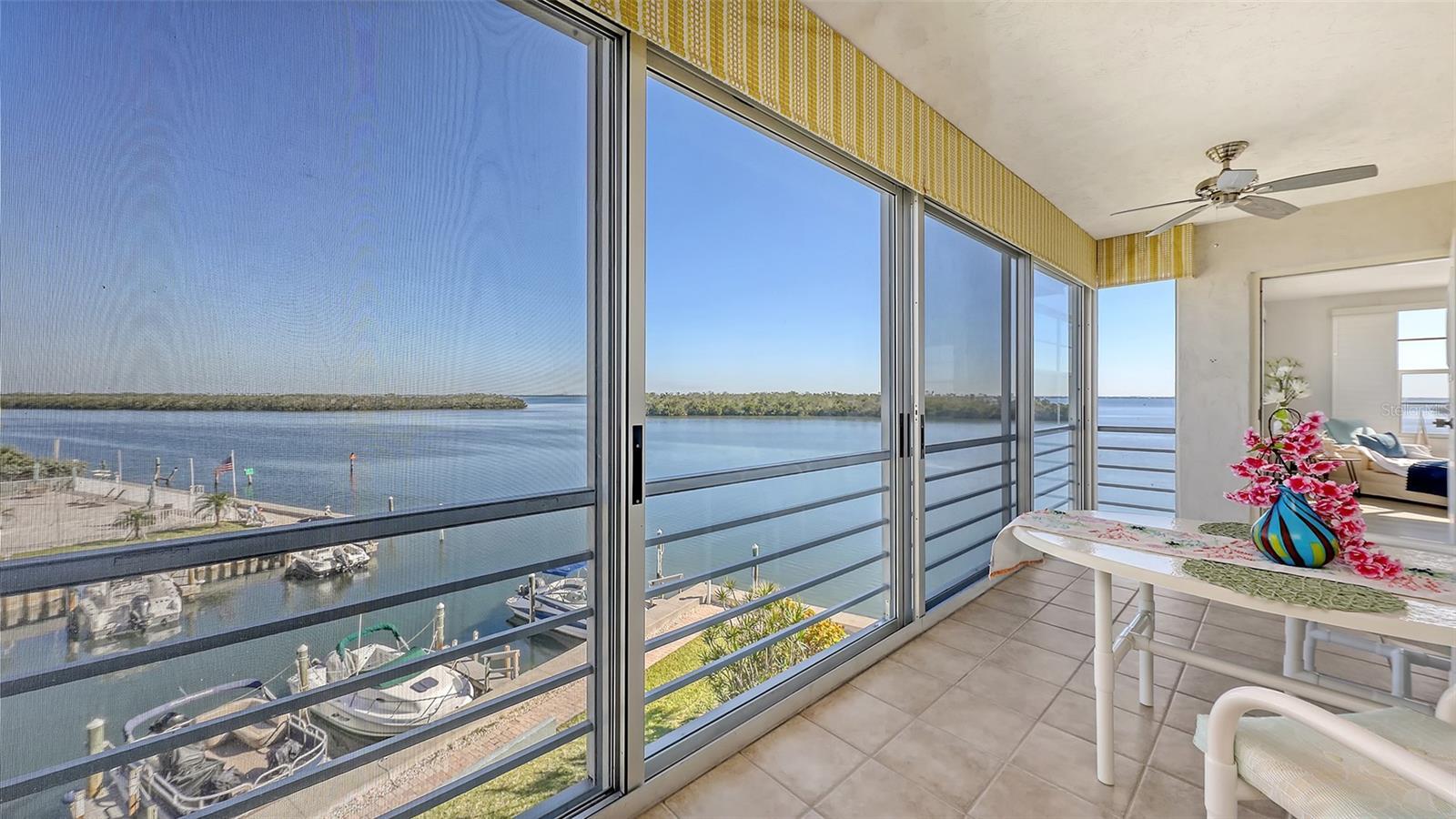 Photo one of 600 Sutton Pl # B305 Longboat Key FL 34228 | MLS A4648433