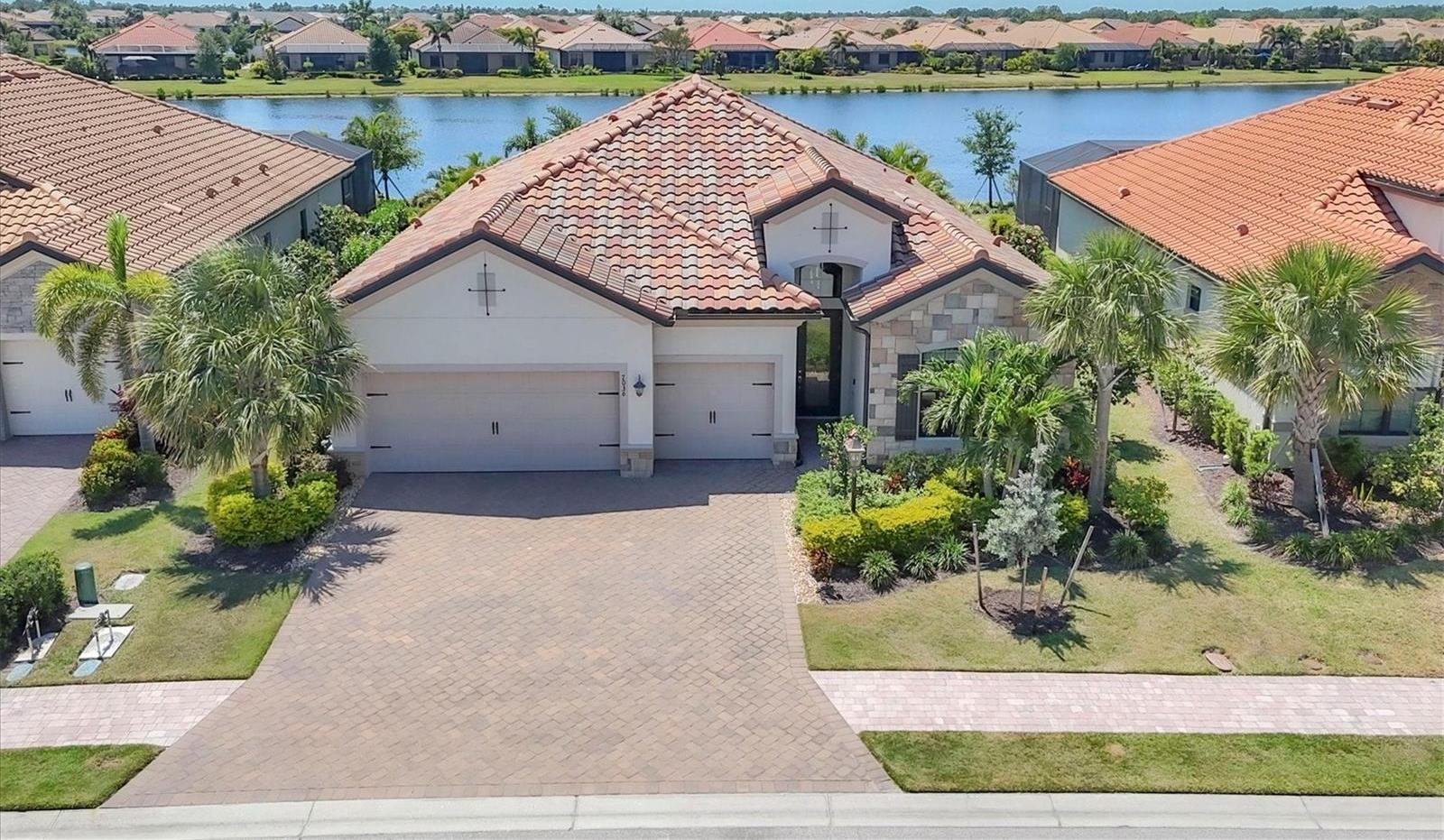 Photo one of 7036 Highgate Ln Lakewood Ranch FL 34202 | MLS A4648994