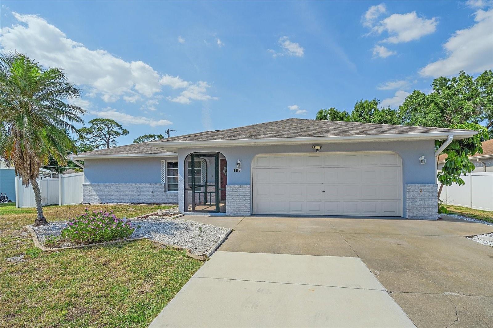 Photo one of 108 Stanford Rd Venice FL 34293 | MLS A4649370