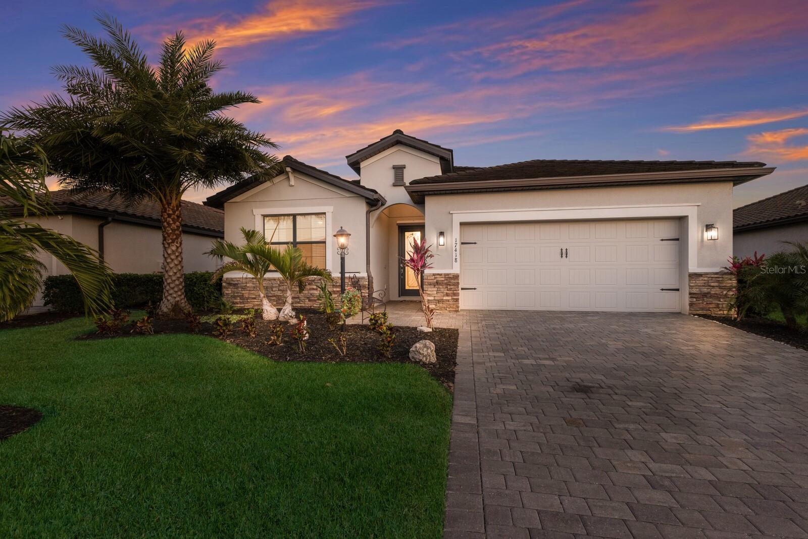 Photo one of 17418 Blue Ridge Pl Lakewood Ranch FL 34211 | MLS A4650123