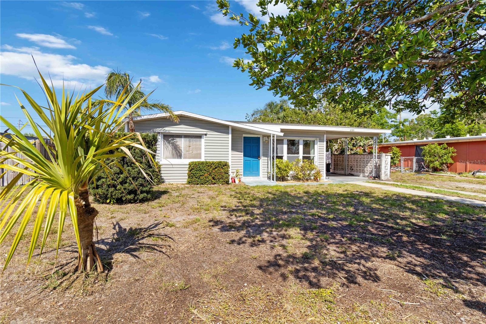 Photo one of 6720 Northampton Pl Bradenton FL 34207 | MLS A4650287