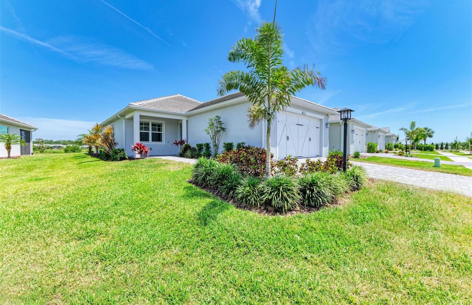 Photo one of 1007 Waterline Ct Sarasota FL 34240 | MLS A4650950