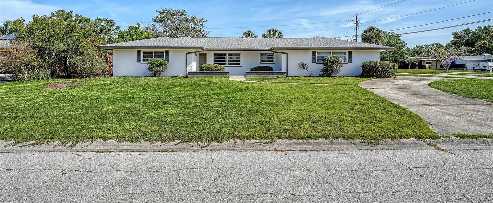 Photo one of 2702 Bedford Way Sarasota FL 34239 | MLS A4651150