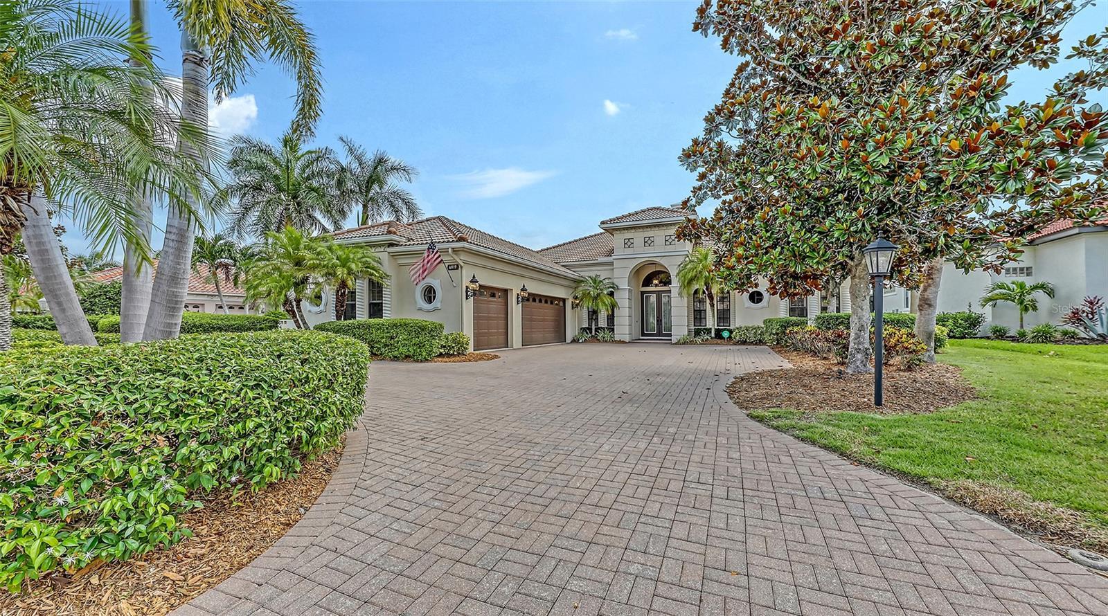 Photo one of 6919 Dominion Ln Lakewood Ranch FL 34202 | MLS A4651129