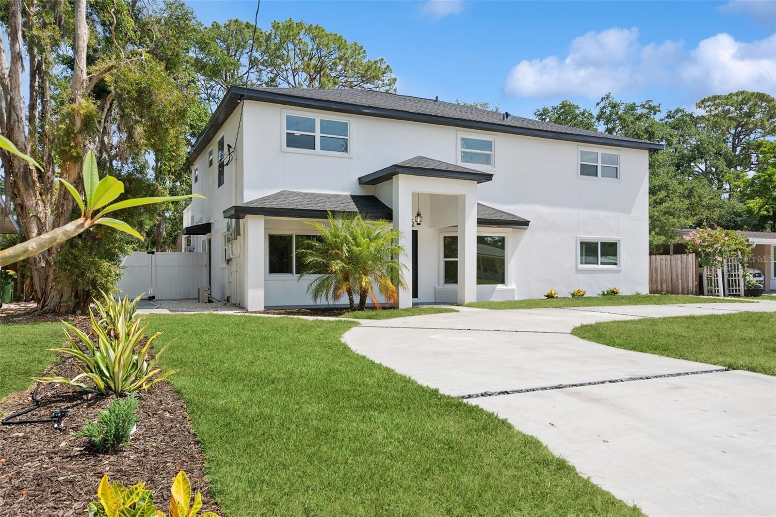 Photo one of 2655 Bay St Sarasota FL 34237 | MLS A4651531