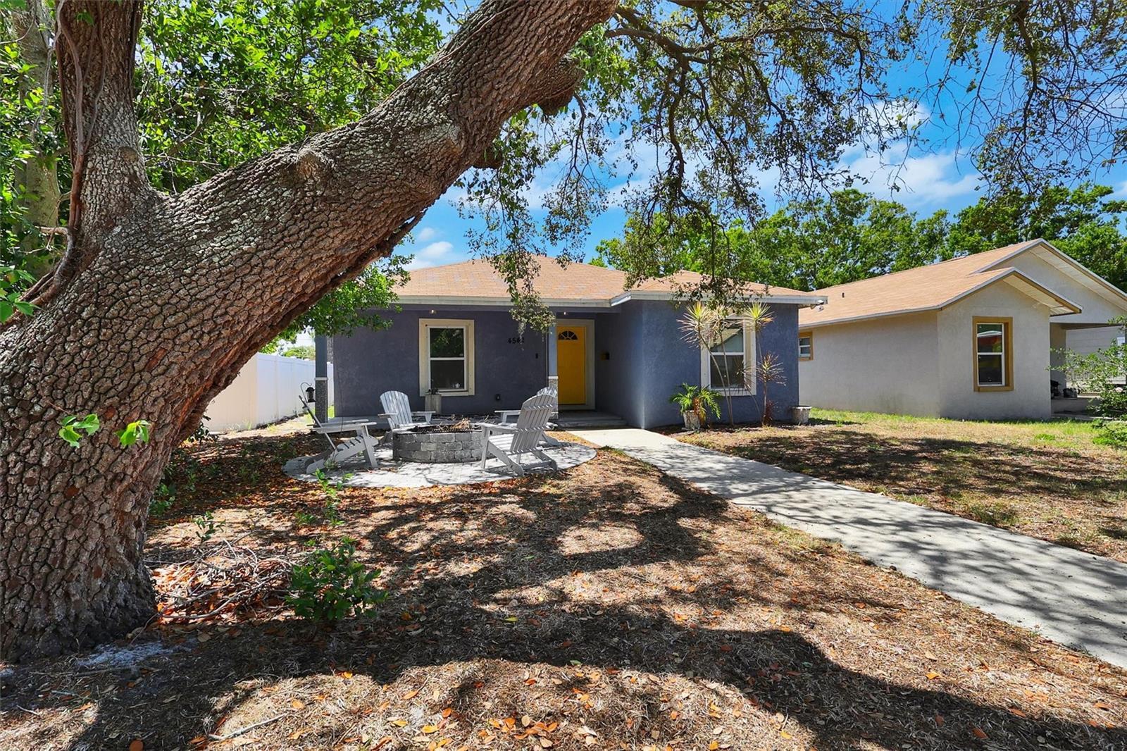 Photo one of 4542 19Th S Ave St Petersburg FL 33711 | MLS A4651575