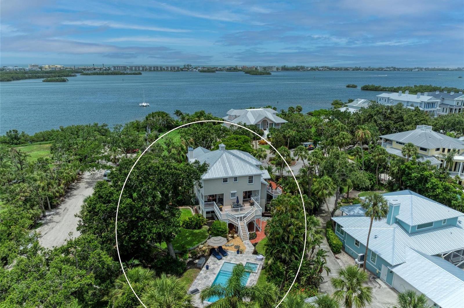 Photo one of 8963 Fishermens Bay Dr Sarasota FL 34231 | MLS A4654953