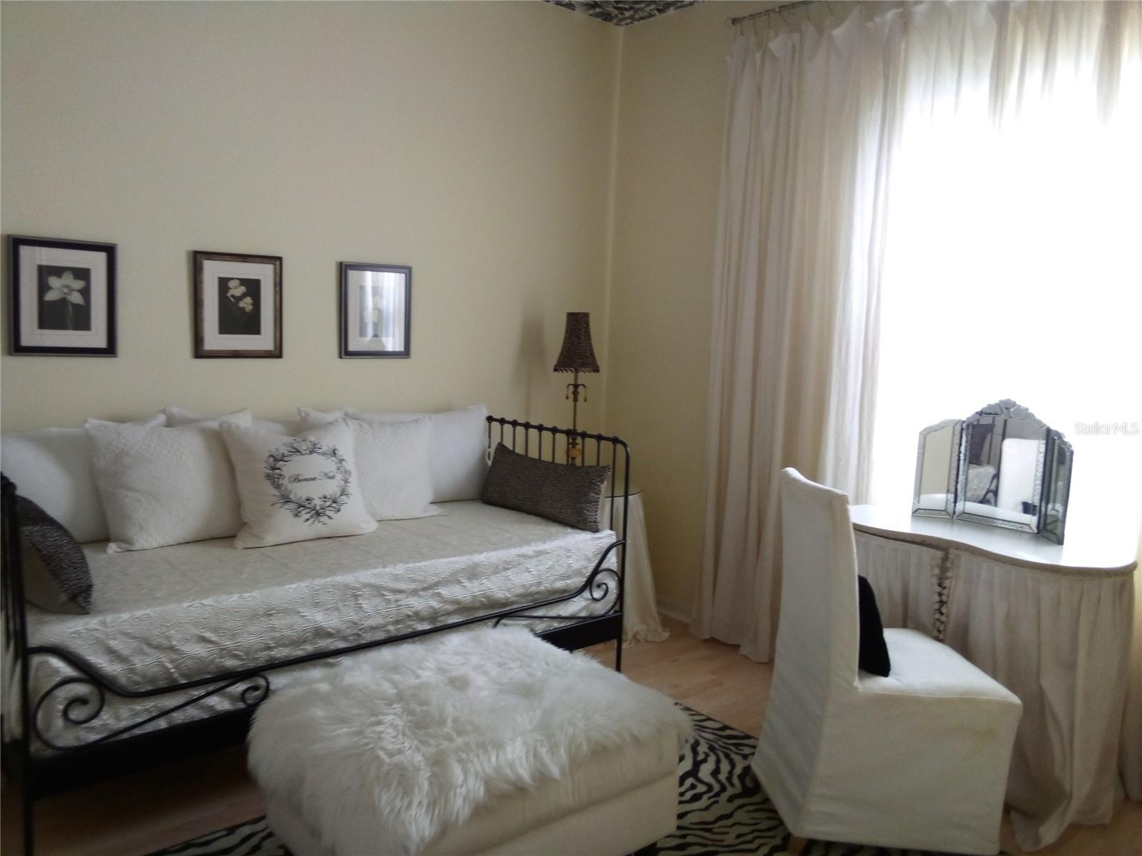 Photo #8