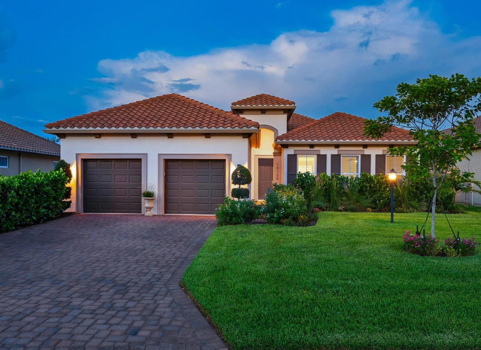 Photo one of 10120 Carnoustie Pl Bradenton FL 34211 | MLS A4655878