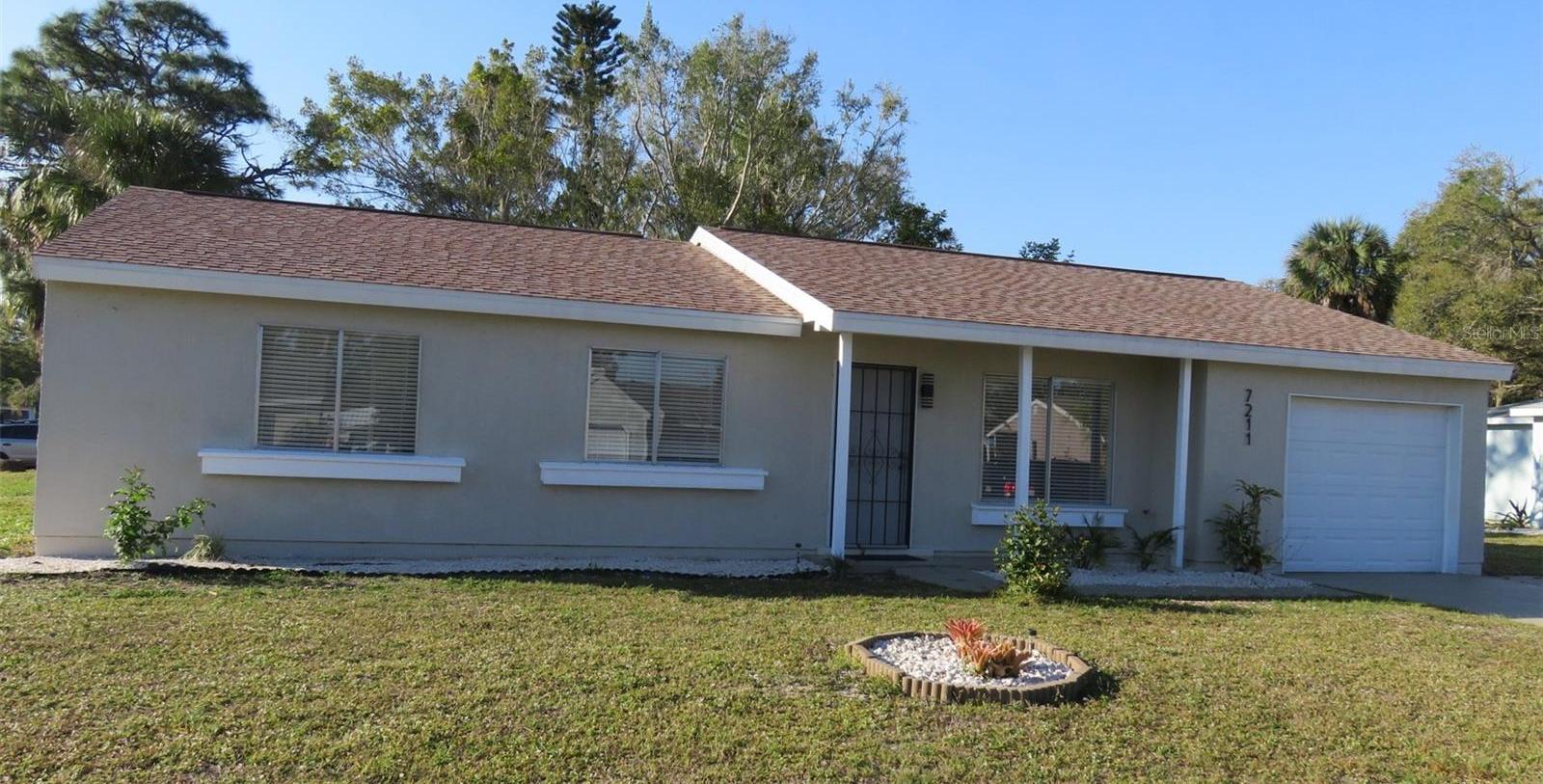 Photo one of 7211 Elyton Dr North Port FL 34287 | MLS C7488527