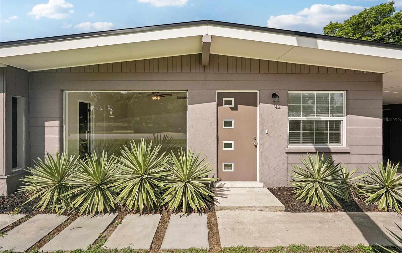 Photo one of 1642 Banyan Dr Venice FL 34293 | MLS C7496278