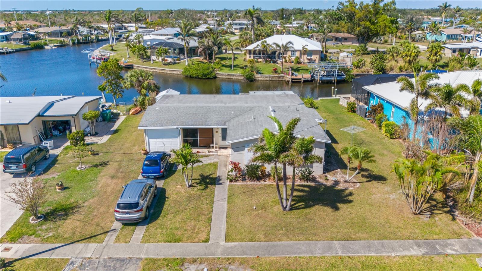 Photo one of 120 Buckeye Nw Ave Port Charlotte FL 33952 | MLS C7505285