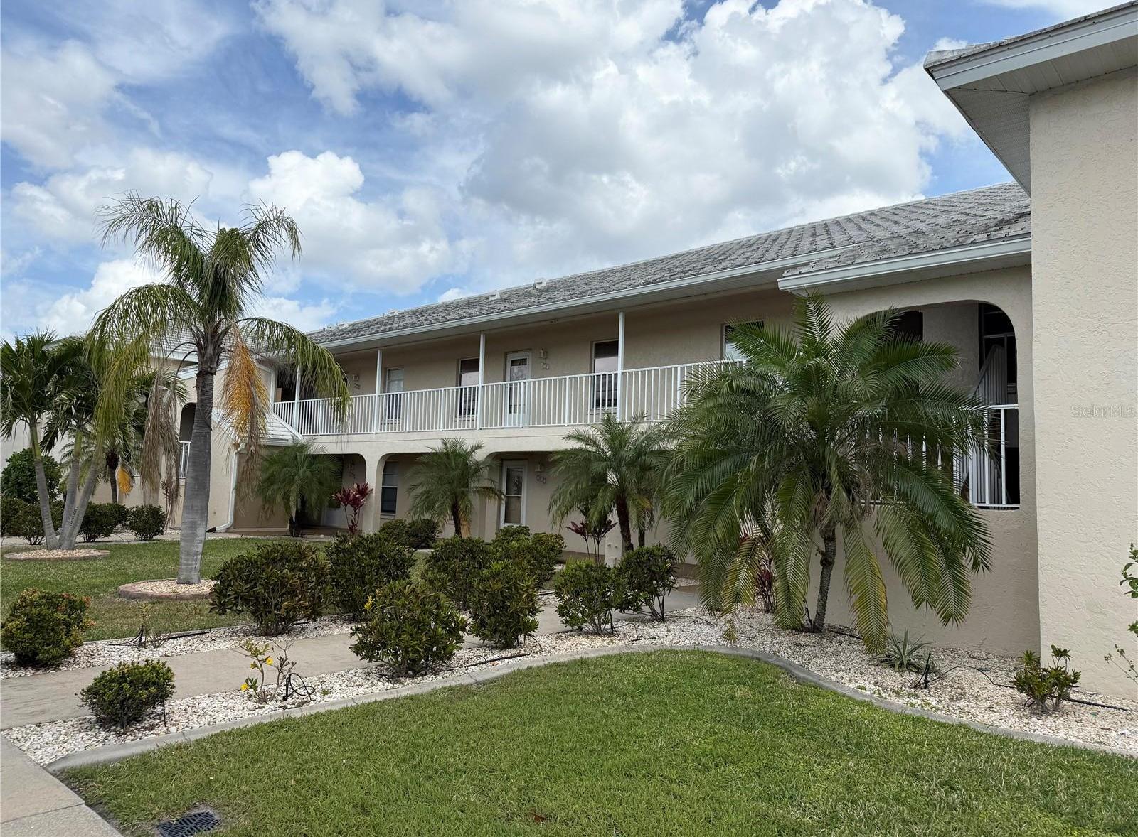 Photo one of 220 Coldeway Dr # 123 Punta Gorda FL 33950 | MLS C7506440
