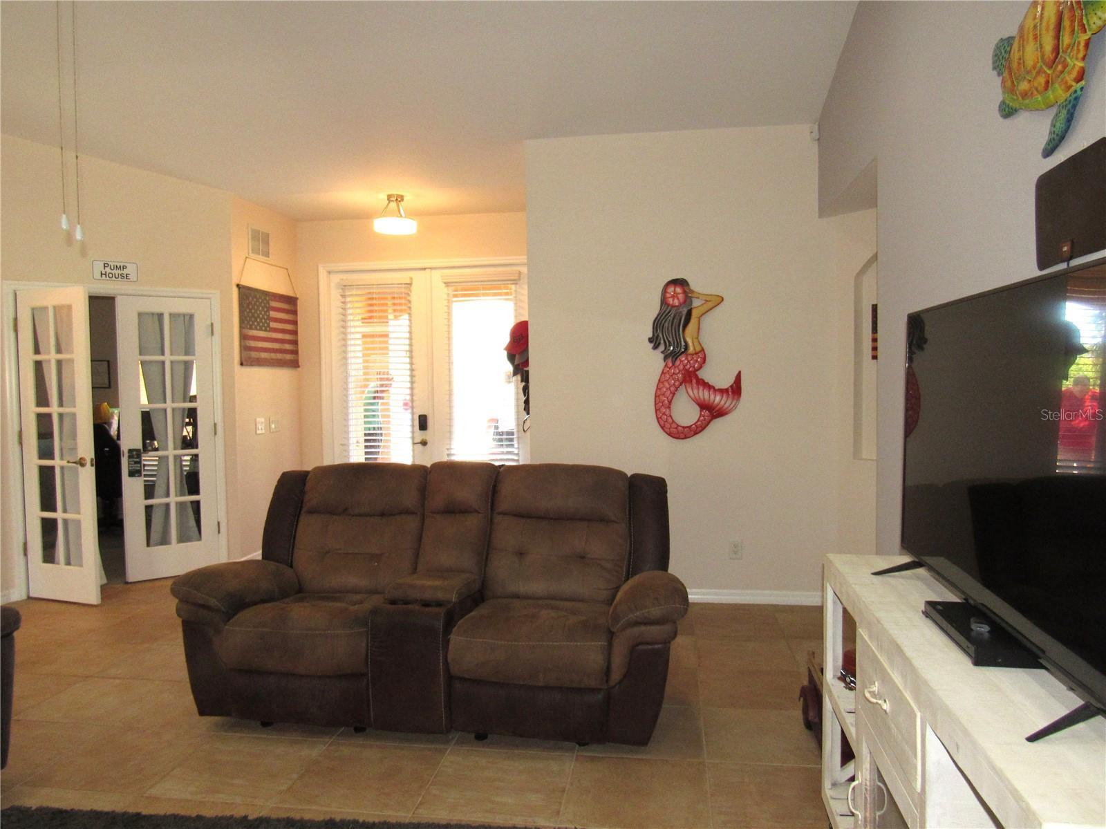 Photo #11
