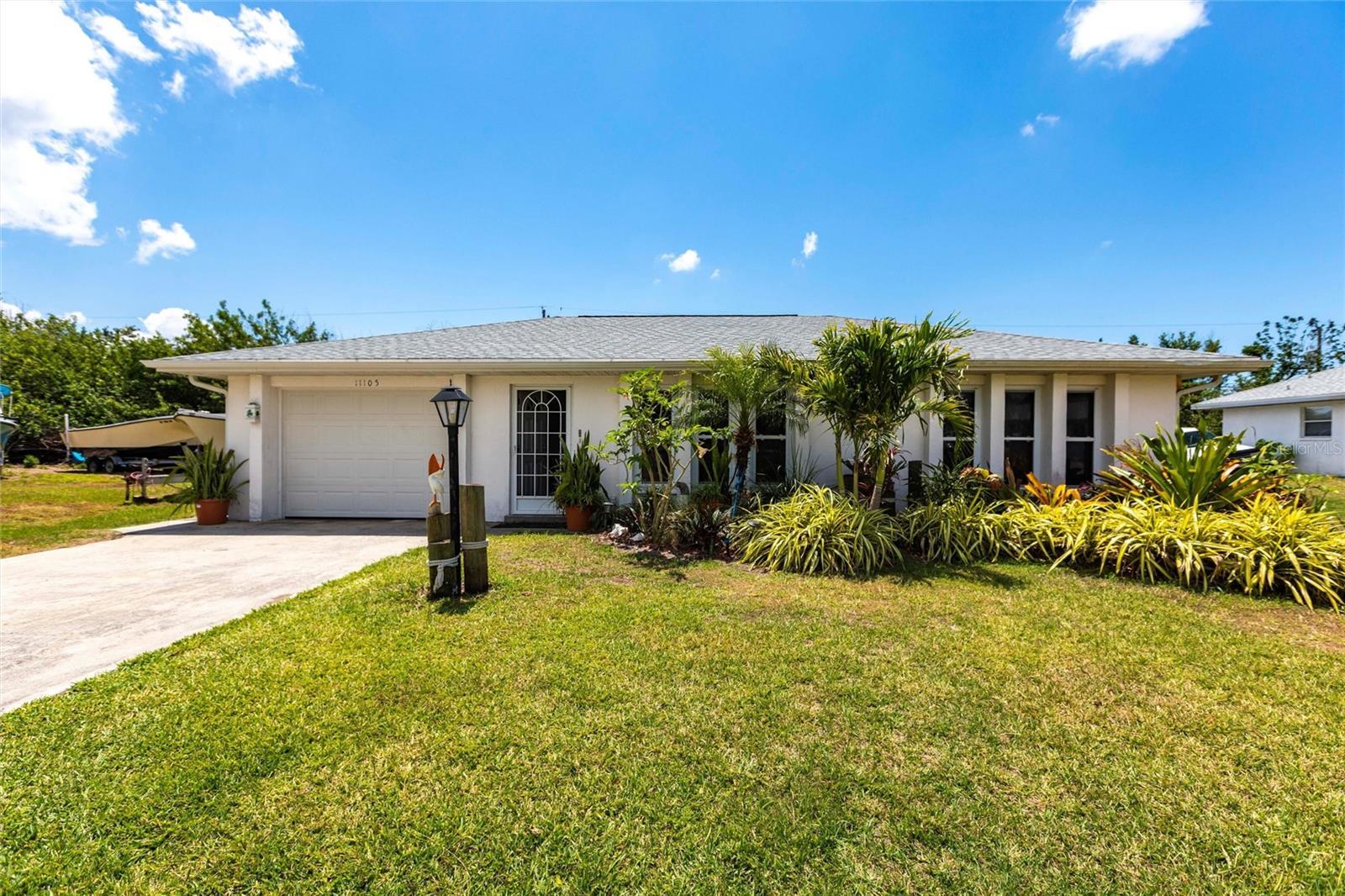 Photo one of 11105 Pendleton Ave Englewood FL 34224 | MLS C7508748