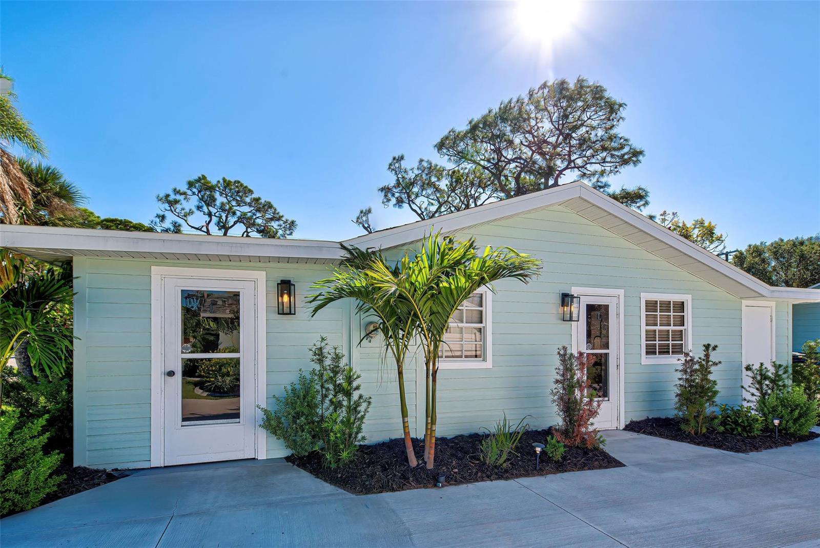 Photo one of 415 Yale St Englewood FL 34223 | MLS D6132844